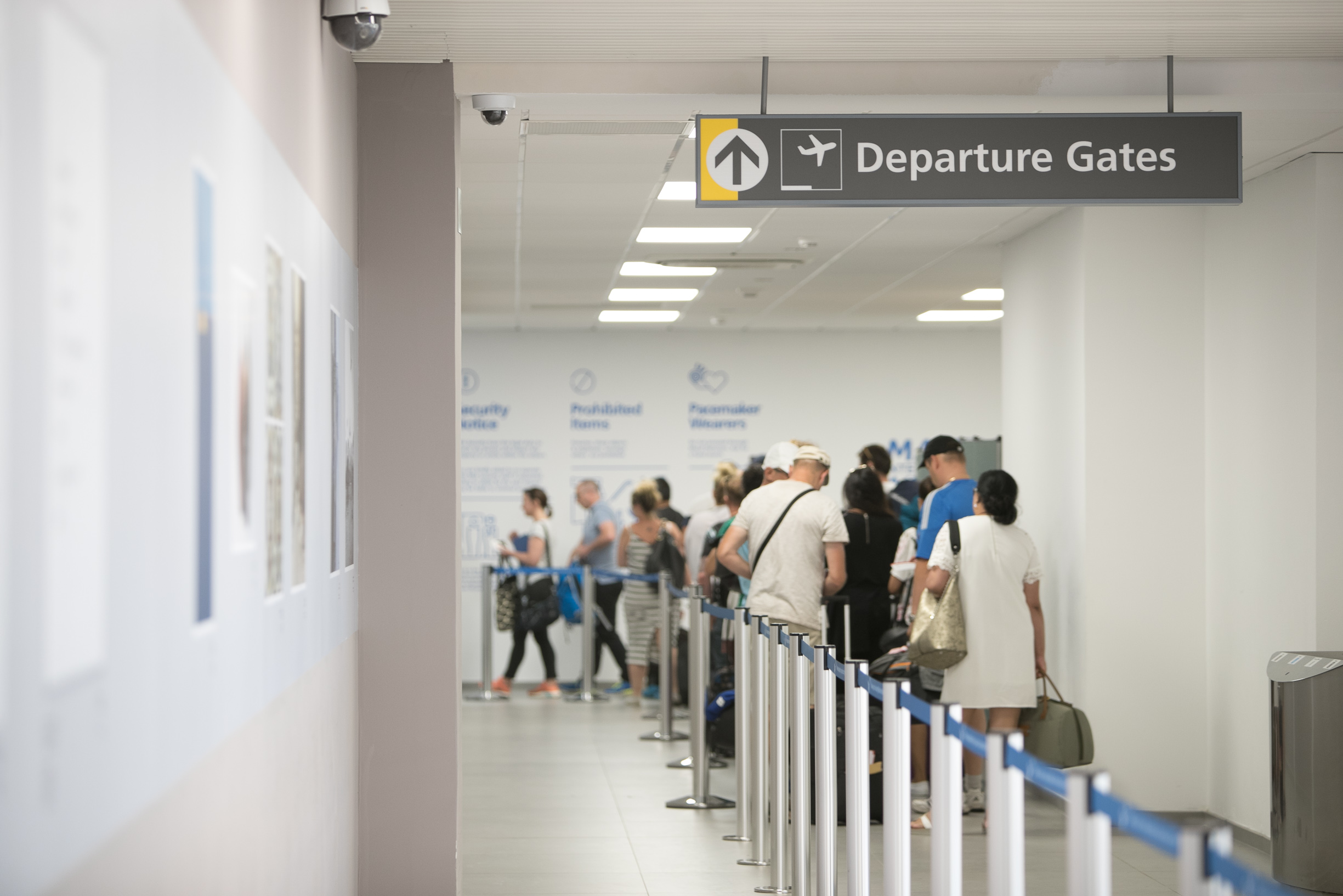 Thumbnail for Temporary security area greatly improves passenger flows at MIA
